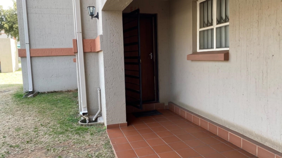 2 Bedroom Property for Sale in Aeroton Gauteng