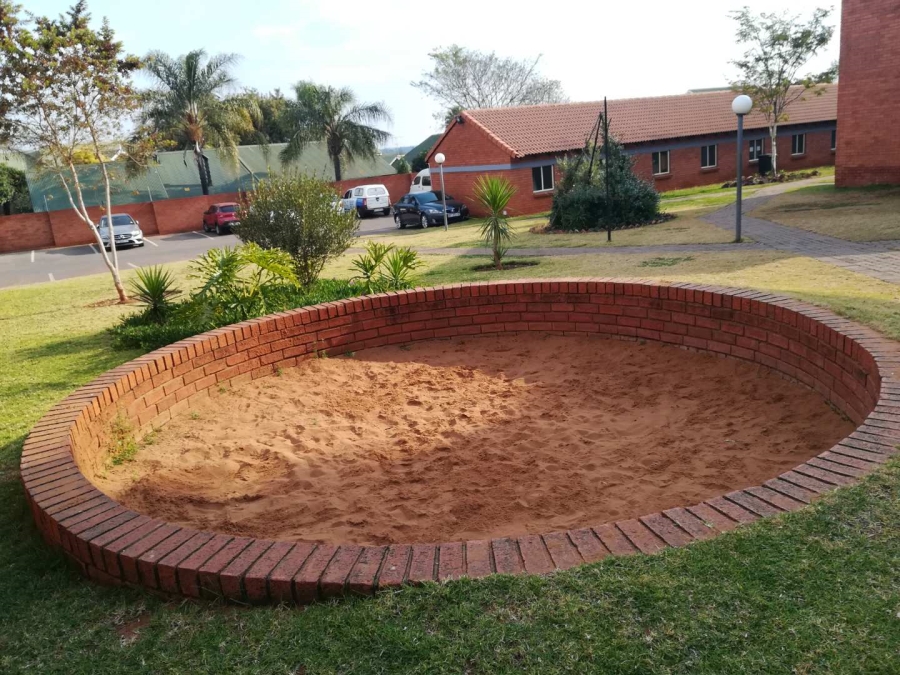 To Let 2 Bedroom Property for Rent in Die Hoewes Gauteng