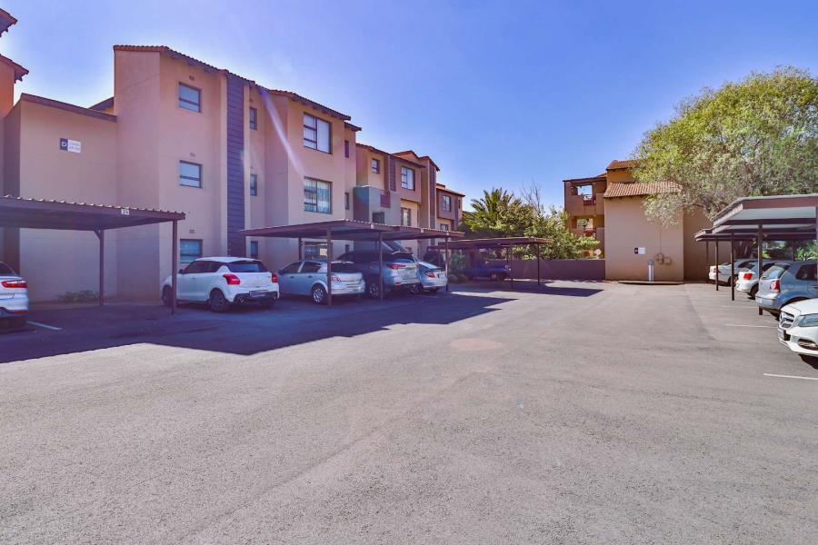 To Let 3 Bedroom Property for Rent in Lakefield Gauteng