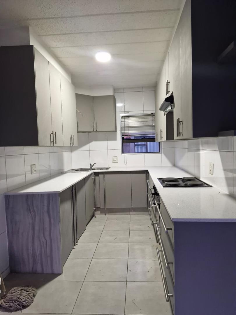To Let 3 Bedroom Property for Rent in Lakefield Gauteng