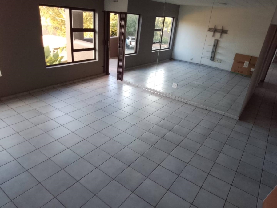 To Let 3 Bedroom Property for Rent in Lakefield Gauteng