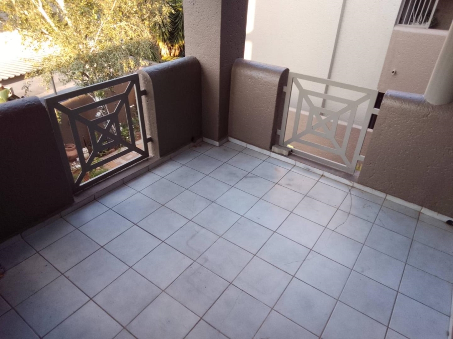 To Let 3 Bedroom Property for Rent in Lakefield Gauteng