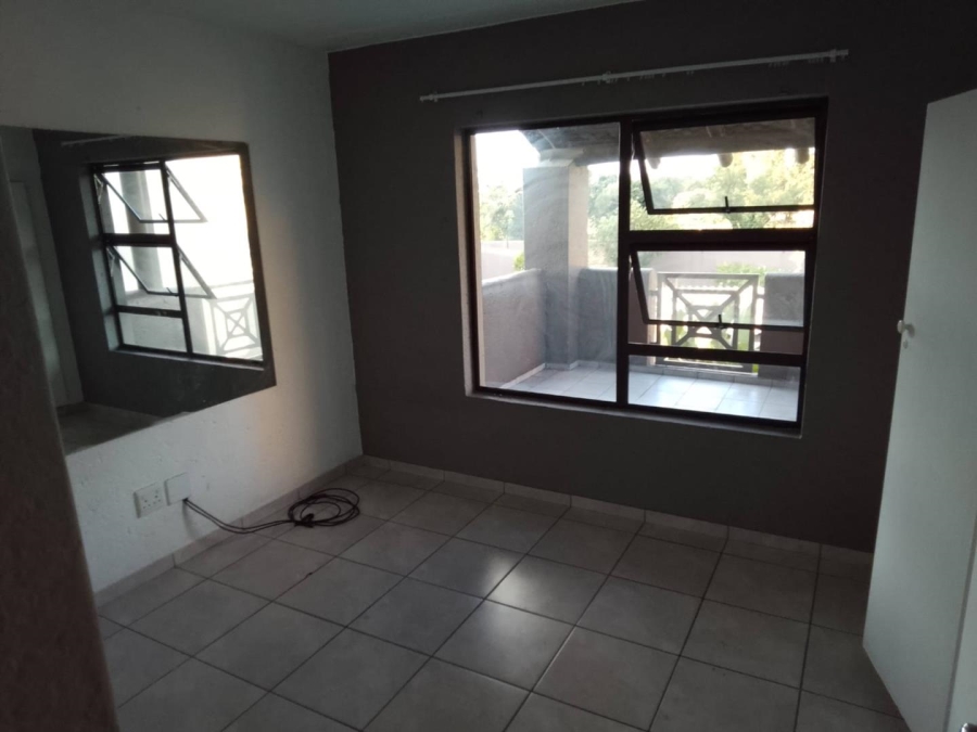 To Let 3 Bedroom Property for Rent in Lakefield Gauteng