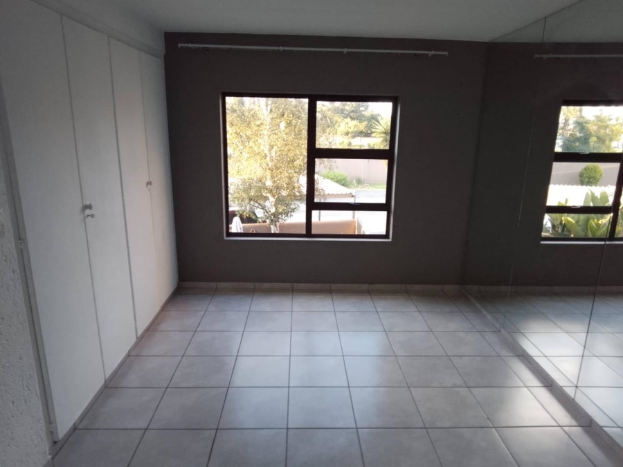 To Let 3 Bedroom Property for Rent in Lakefield Gauteng
