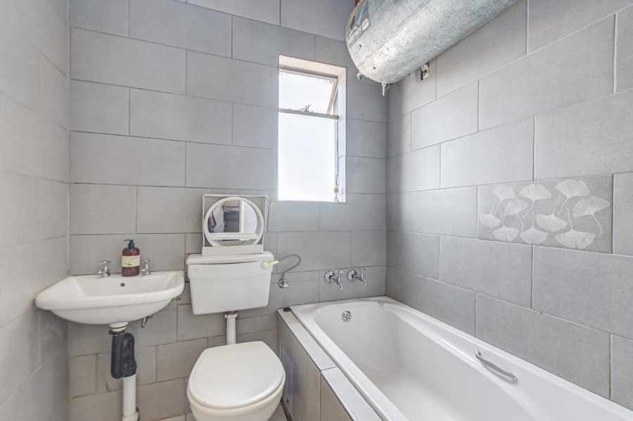 2 Bedroom Property for Sale in Fleurhof Gauteng