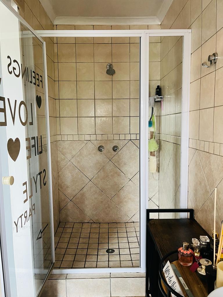 2 Bedroom Property for Sale in Silver Lakes Gauteng