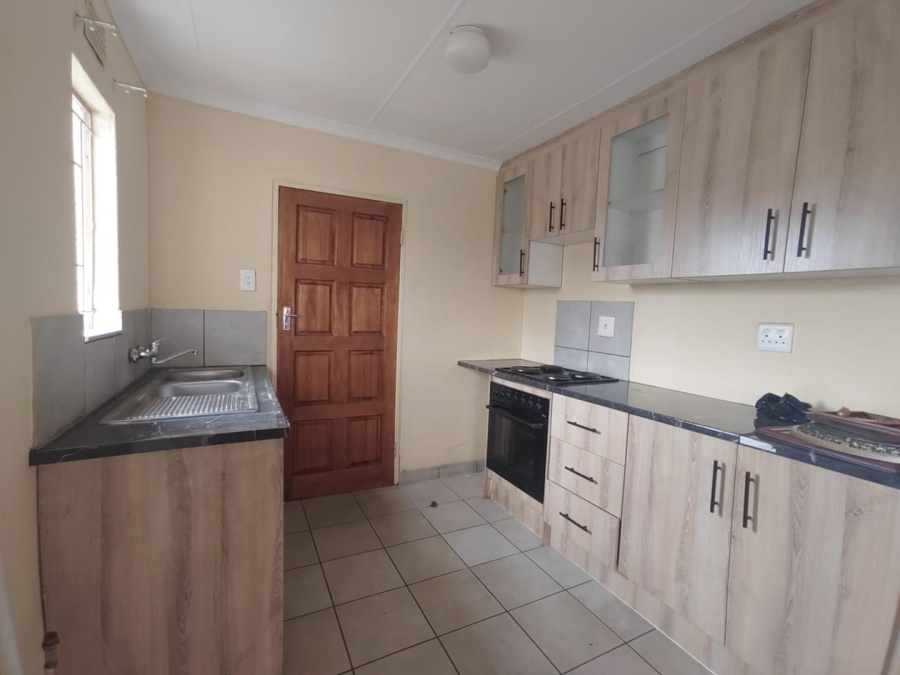 To Let 3 Bedroom Property for Rent in Alrode Gauteng