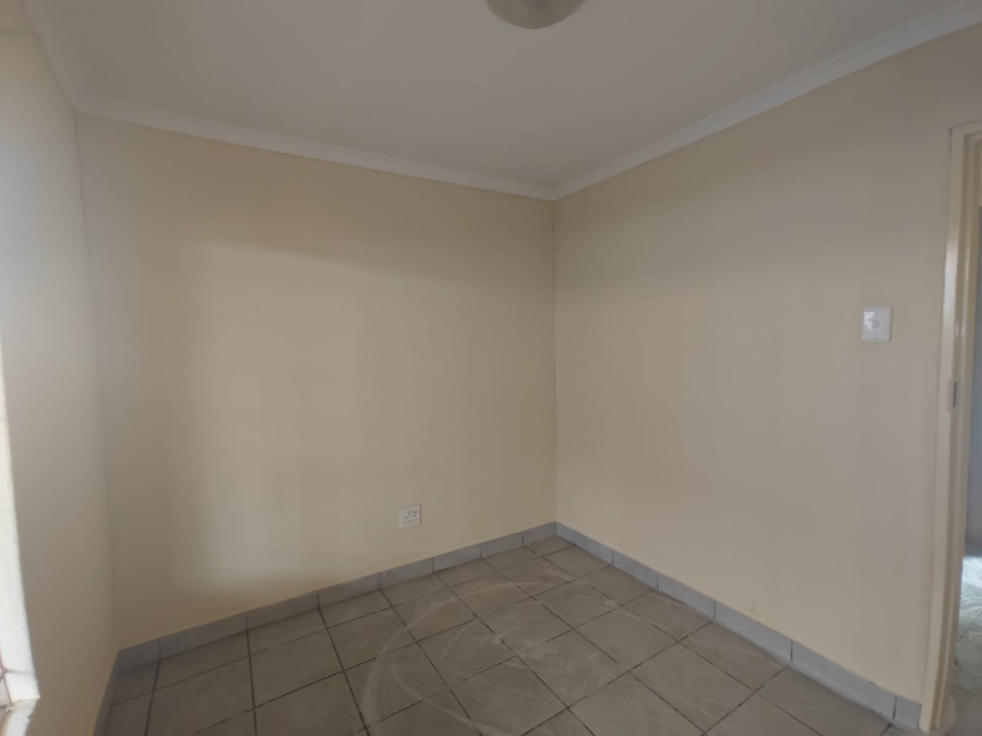 To Let 3 Bedroom Property for Rent in Alrode Gauteng