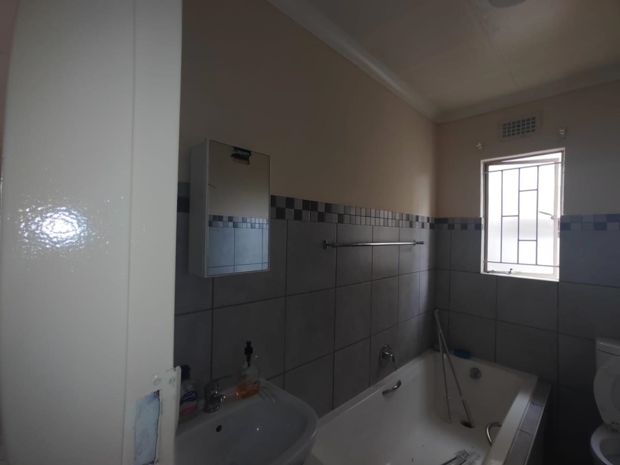 To Let 3 Bedroom Property for Rent in Alrode Gauteng
