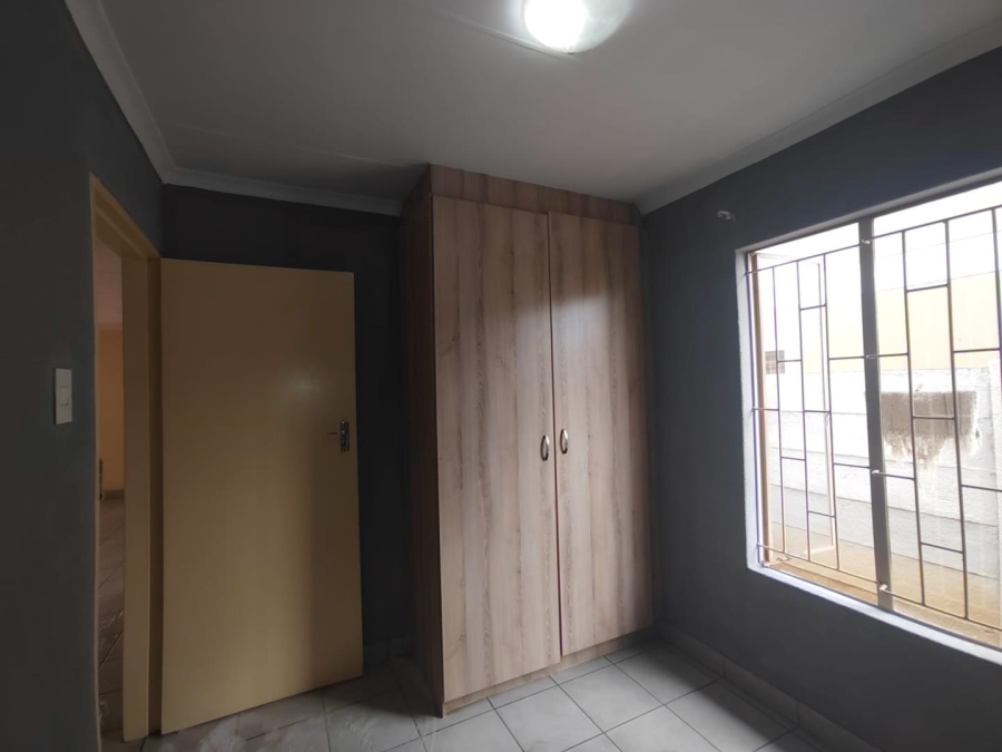 To Let 3 Bedroom Property for Rent in Alrode Gauteng