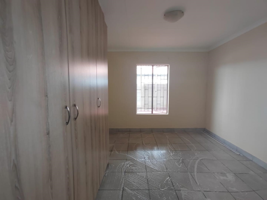 To Let 3 Bedroom Property for Rent in Alrode Gauteng
