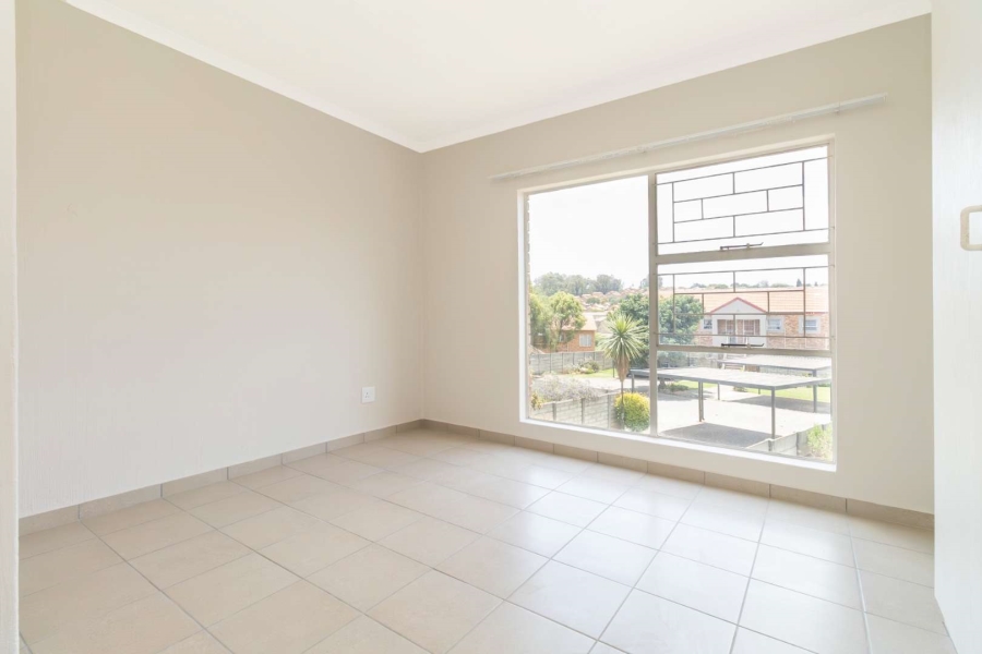 To Let 2 Bedroom Property for Rent in Roodepoort Gauteng