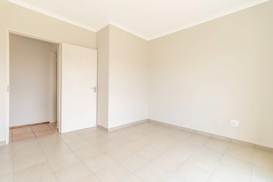To Let 2 Bedroom Property for Rent in Roodepoort Gauteng