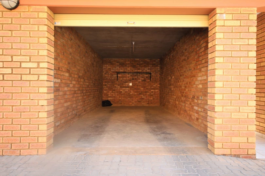 2 Bedroom Property for Sale in Olympus AH Gauteng