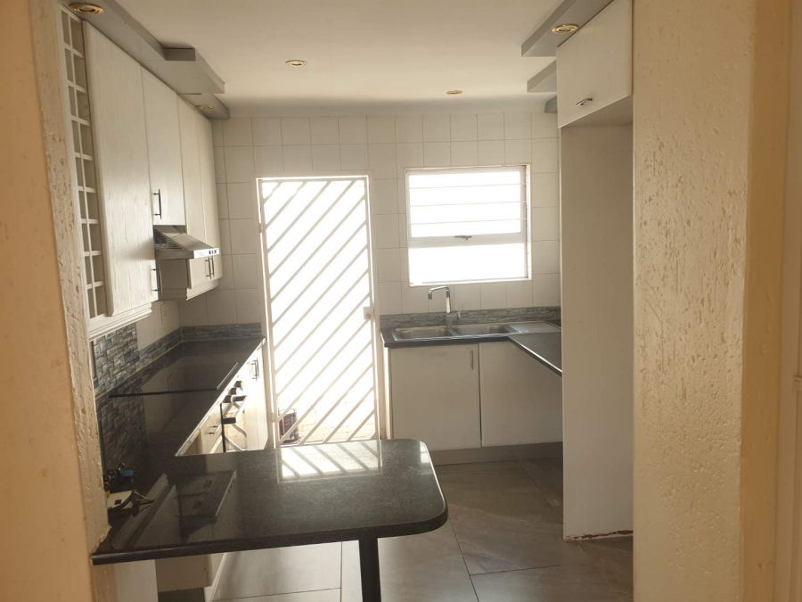 To Let 3 Bedroom Property for Rent in Morningside Gauteng