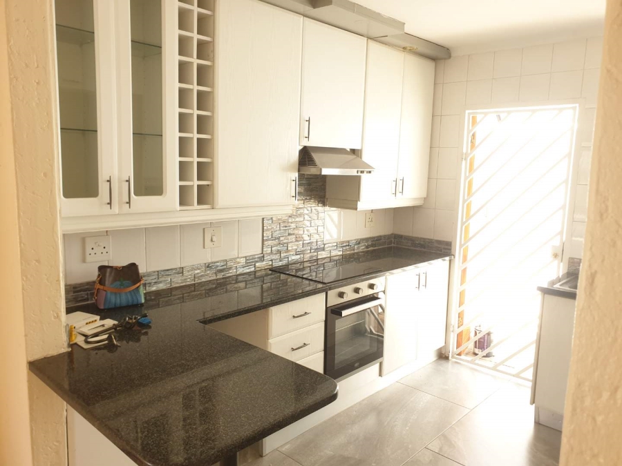 To Let 3 Bedroom Property for Rent in Morningside Gauteng