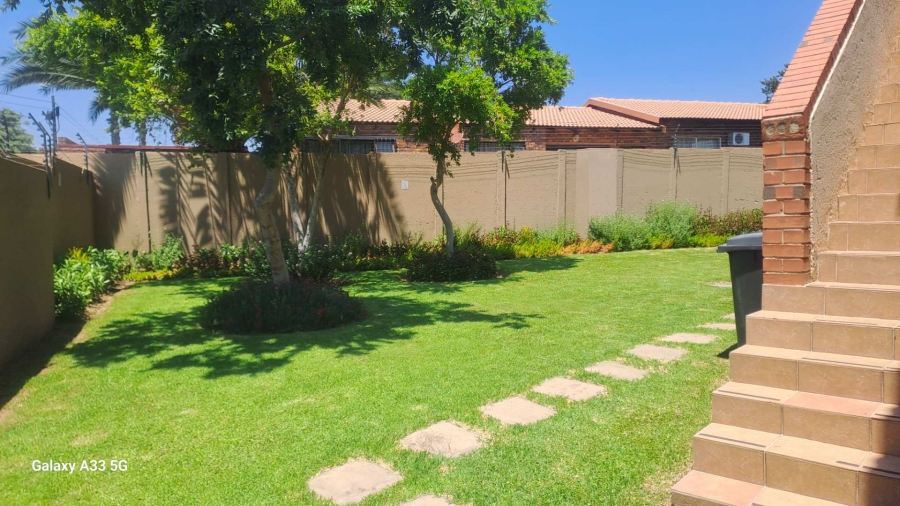 To Let 0 Bedroom Property for Rent in Buccleuch Gauteng