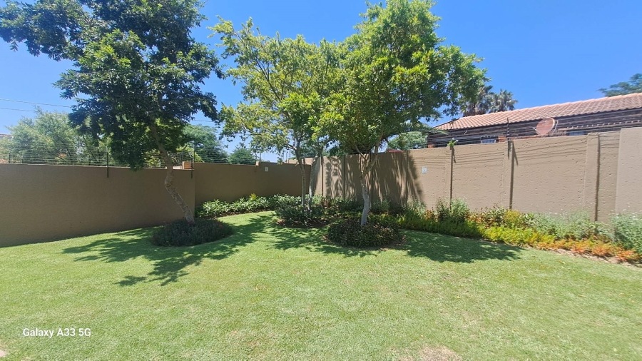 To Let 0 Bedroom Property for Rent in Buccleuch Gauteng