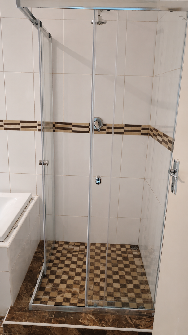 To Let 2 Bedroom Property for Rent in Kookrus Gauteng