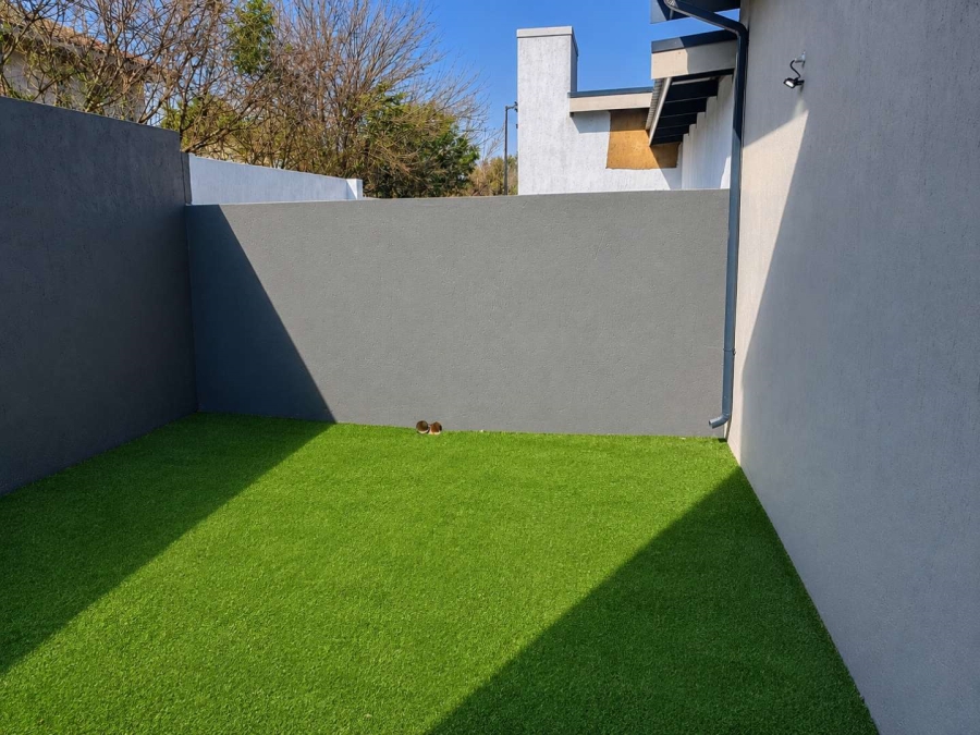 2 Bedroom Property for Sale in Rietvalleirand Gauteng