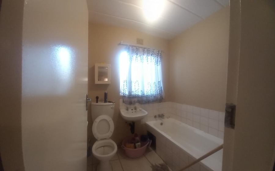2 Bedroom Property for Sale in Glen Marais Gauteng