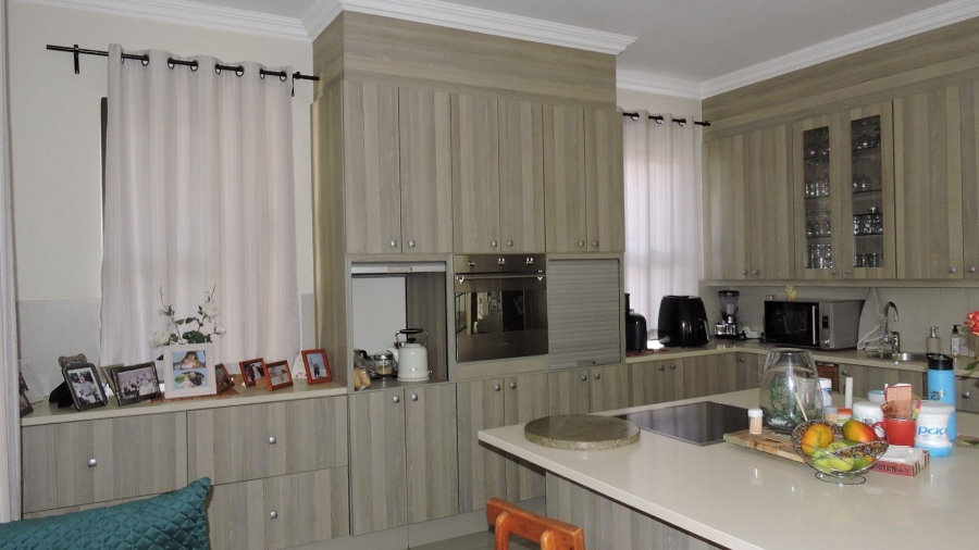 To Let 3 Bedroom Property for Rent in Brooklyn Gauteng