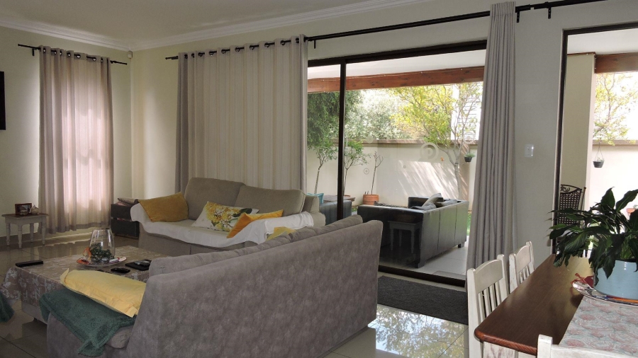 To Let 3 Bedroom Property for Rent in Brooklyn Gauteng