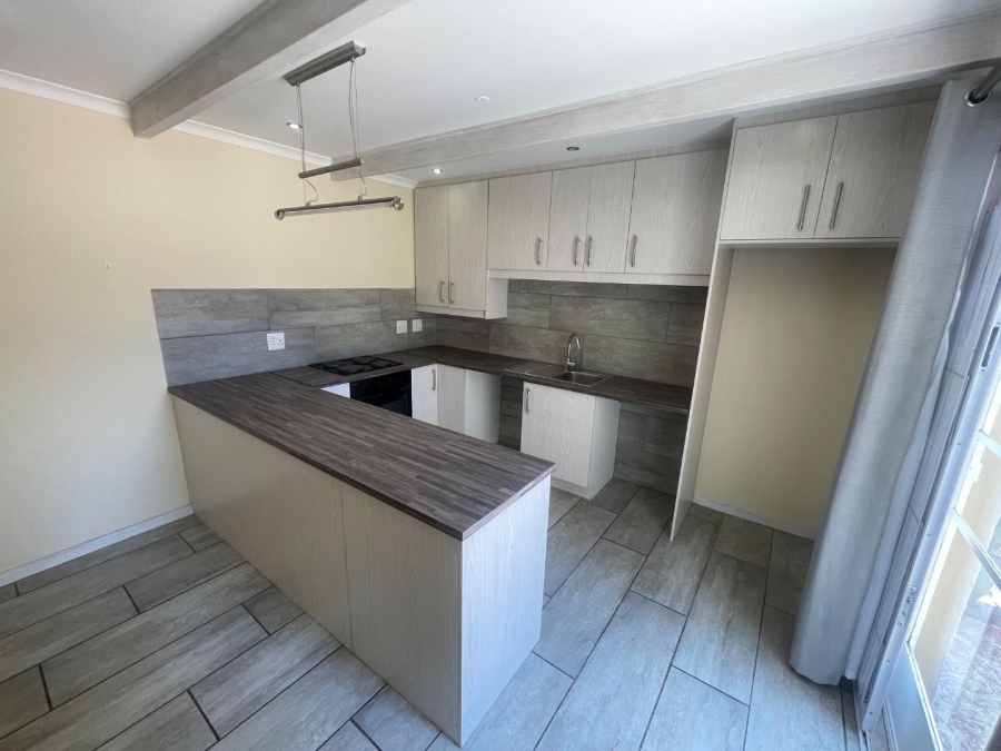 To Let 1 Bedroom Property for Rent in Glenvista Gauteng