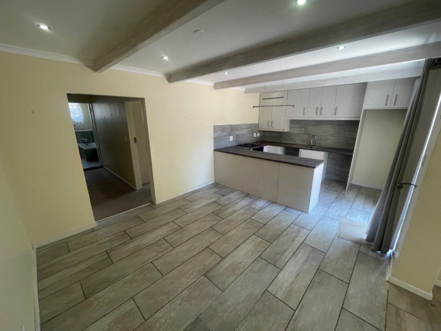 To Let 1 Bedroom Property for Rent in Glenvista Gauteng