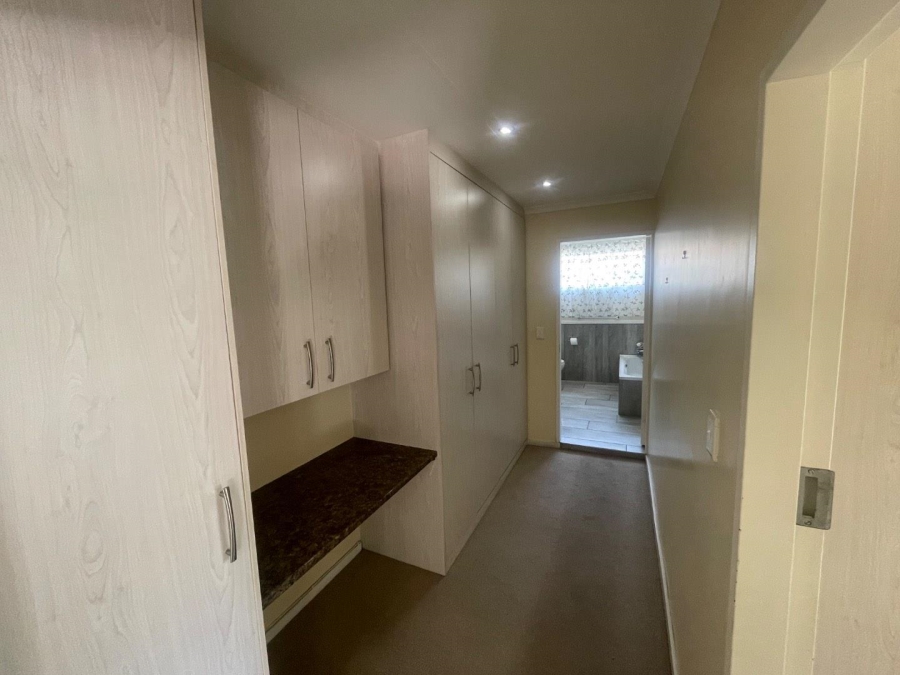 To Let 1 Bedroom Property for Rent in Glenvista Gauteng