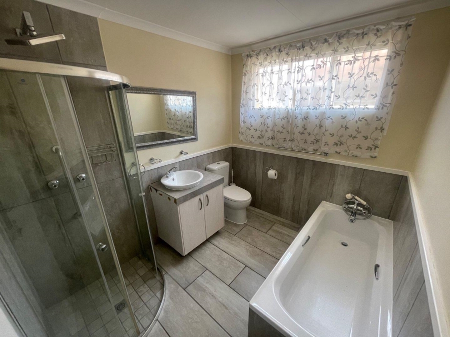 To Let 1 Bedroom Property for Rent in Glenvista Gauteng