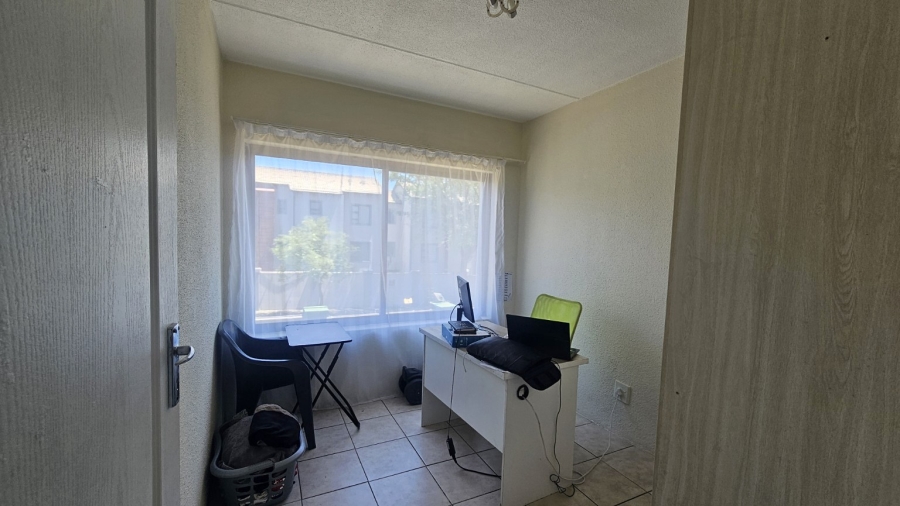 2 Bedroom Property for Sale in Honeydew Gauteng