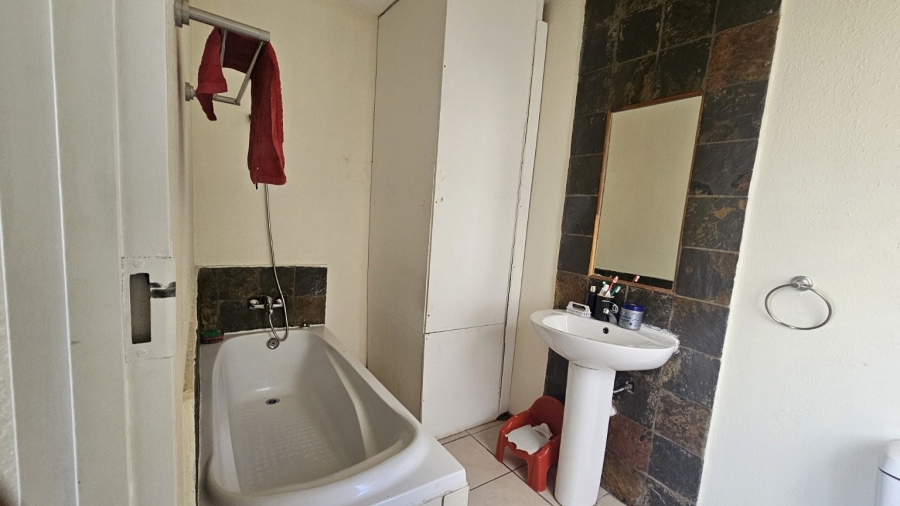 2 Bedroom Property for Sale in Honeydew Gauteng