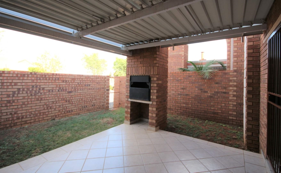 To Let 2 Bedroom Property for Rent in Hazeldean Gauteng