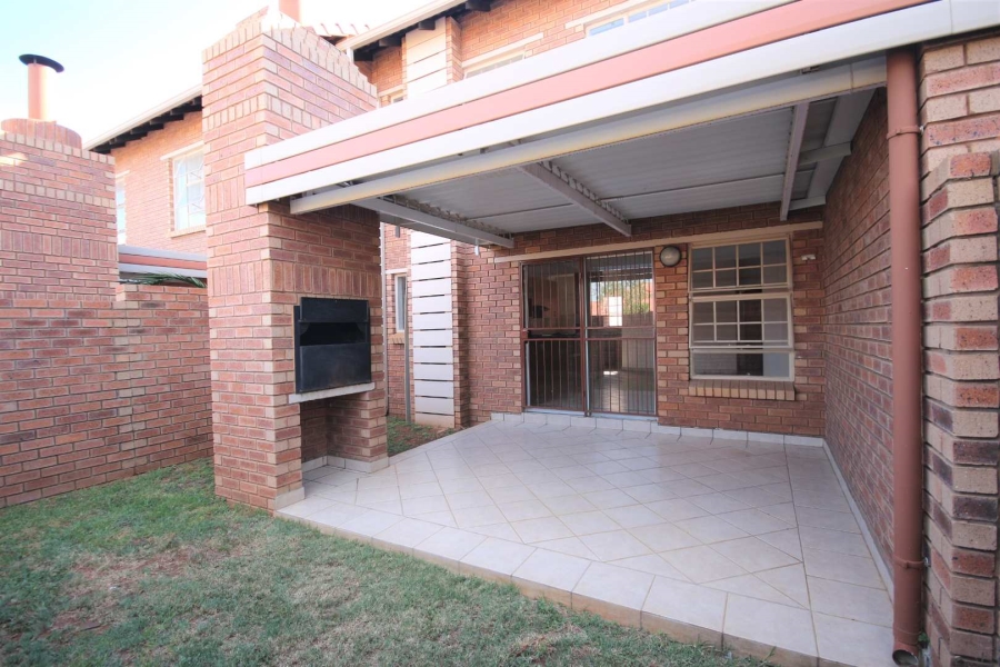 To Let 2 Bedroom Property for Rent in Hazeldean Gauteng