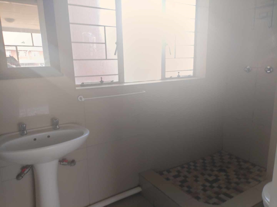 To Let 1 Bedroom Property for Rent in Queenswood Gauteng