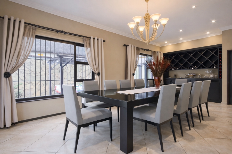 6 Bedroom Property for Sale in Glen Marais Gauteng
