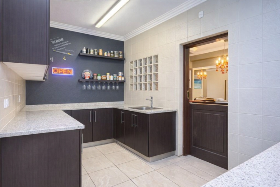 6 Bedroom Property for Sale in Glen Marais Gauteng