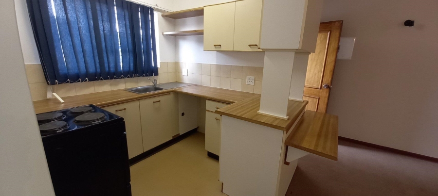 To Let 1 Bedroom Property for Rent in Corlett Gardens Gauteng