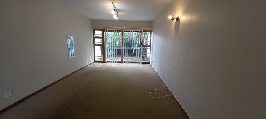 To Let 1 Bedroom Property for Rent in Corlett Gardens Gauteng