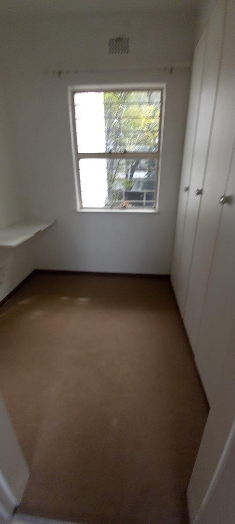 To Let 1 Bedroom Property for Rent in Corlett Gardens Gauteng