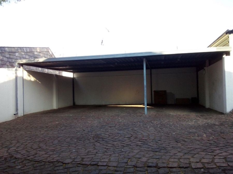 To Let 1 Bedroom Property for Rent in Corlett Gardens Gauteng