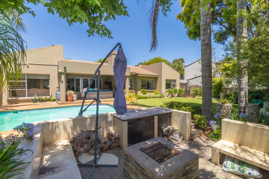 4 Bedroom Property for Sale in Hurlingham Manor Gauteng