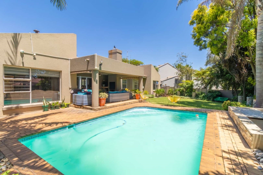 4 Bedroom Property for Sale in Hurlingham Manor Gauteng