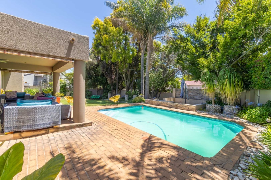 4 Bedroom Property for Sale in Hurlingham Manor Gauteng