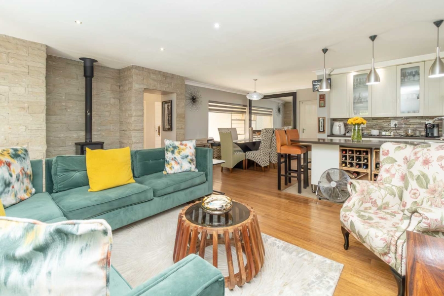 4 Bedroom Property for Sale in Hurlingham Manor Gauteng