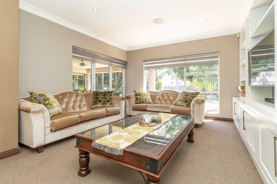 4 Bedroom Property for Sale in Hurlingham Manor Gauteng