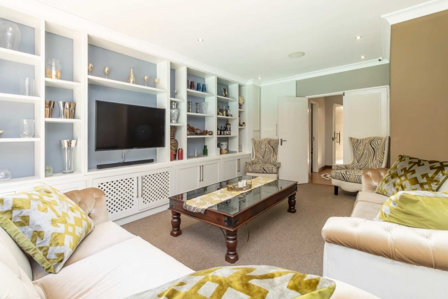 4 Bedroom Property for Sale in Hurlingham Manor Gauteng