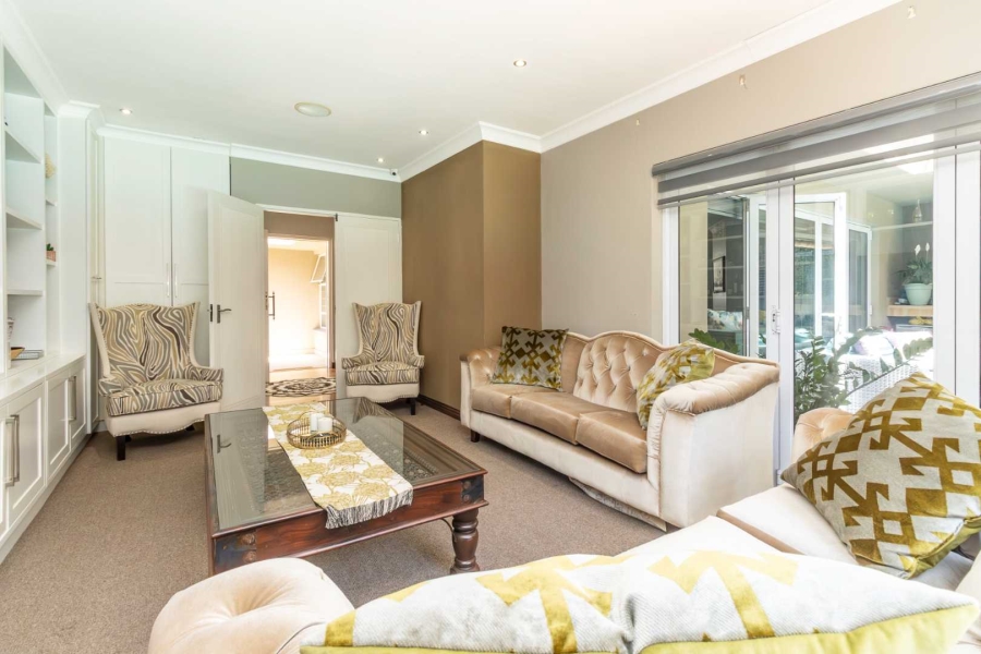 4 Bedroom Property for Sale in Hurlingham Manor Gauteng