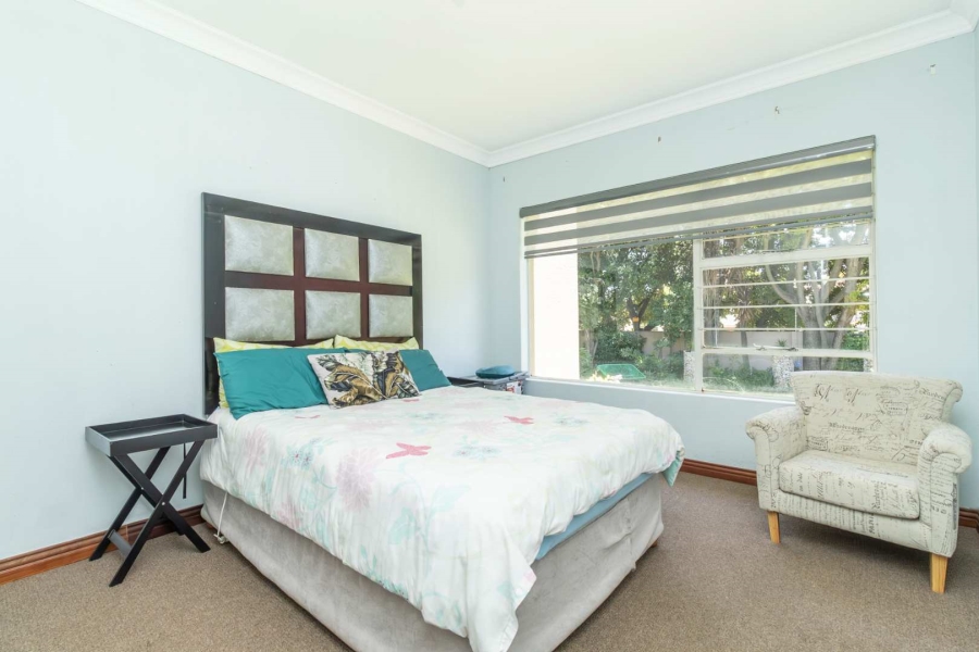 4 Bedroom Property for Sale in Hurlingham Manor Gauteng